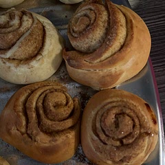 This is actually the best cinnamon roll recipe , I really recommend doing it 🫶