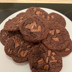 i made these with egg substitute powder instead of aquafaba and didn’t have any sesame seeds but they turned out well! needed a little more time in the oven than suggested in the recipe