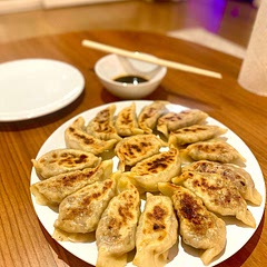 If you’re making your own wrappings it might get a bit laborious but so worth it! You can alway make in batches and freeze. Or you can use store-bought which makes it much quicker….
Anyhow - amazing! Love it!
