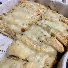 I added some red pepper flakes inside and dipped it in pizza sauce like a breadstick, so good!! I put the cheese on top only because I totally forgot cheese until I was already cooking it 🤦🏽‍♀️😂