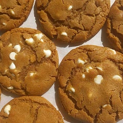 gingerbread white chocolate chip cookies