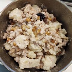 Substitute 🥦 with cauliflower, bacon with mince meat. Forgot to add 🧅