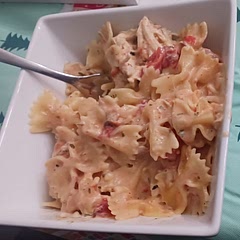 Would say to add some diced tomatoes or some type of veggie. Didn't add bacon bc I forgot but was still very good. Would make again but maybe cook the pasta separately and then add into sauce