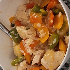 Added 1 onion, 1 red and 1 orange pepper Nd a green pepper to add extra veggies. Chicken need seasoning, super bland. Sriracha saved the day.