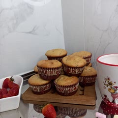 Me gustó mucho hace rato quería hacer algo con fresas y esta fue la receta ideal, son deliciosos le hace justicia a tu foto