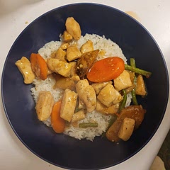 Only had a veggie mix with potatoes, not bad for the most part