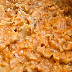 Used 2- 15oz cans of tomato sauce
Added a healthy amount of Italian seasoning
Added 1/2c burgundy
Used mini lasagna noodles
Used yogurt instead of sour cream
Definitely making again! 😋