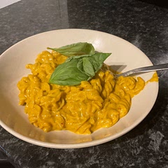 Added a orange bell pepper and I used chickpea pasta 
Very light