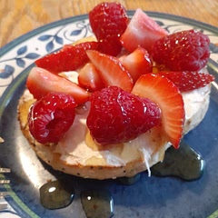 I added raspberries and substituted honey for Maple Syrup and used an everything bagel...🔥🔥🔥