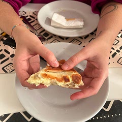 it all started like a funny cooking-together date night, it ended with my bf sleeping while I was doing everything. however it tasted super good