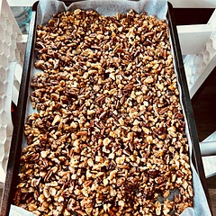 Easily quadrupled this recipe. Did a mix of walnuts and pecans. It took longer but it was delicious! Using them tomorrow in an apple pie trifle.
