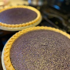 It’s very easy to make and not time consuming. Used 1 can regular condensed milk and 1 can ube flavored condensed milk. I skipped the pumpkin spice since I don’t have it, but still it taste really good.