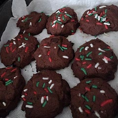 Used dark chocolate to make it bitter :3 and holiday sprinkles!
