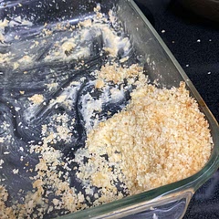 This baked Mac and cheese was such a great addition to the Christmas dinner! The crunch of the panko crumbs and the melty cheese was wonderful! I highly recommended, 5/5. My family ate all of it lol