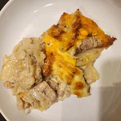 Cut up the pork chop and added salt 🧂 and pepper.