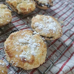 Easy to make
Buttery pastry