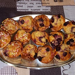 Perfect recipe! It was my first time baking muffins and my first time using an airfryer! Easy and tasty ♡ I didn't have a blender so I mashed the bananas by hand, besides, I swaped the honey for liquid stevia and it worked perfectly! :)