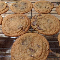 I followed the ingredients in metric units. Sometimes the automatic conversions are a little weird so this review may not apply if you use cups to measure. They turned out very thin, crispy on the edges and chewy in the middle.