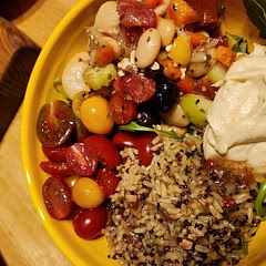 I made a bean salad with veggies to replace chickpeas.