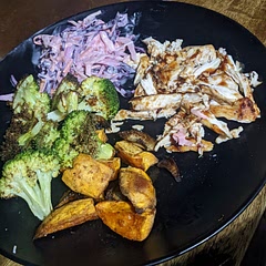 Tasty, no complaints! The potatoes and onion are lovely, broccoli yummy and chicken really good. Cooked the potatoes and chicken for 30 minutes and broccoli for 20.  We had some leftover coleslaw with it ☺️