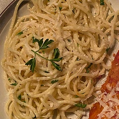 This was very easy to make and it tasted delicious! I would definitely recommend! Perfect amount of garlic and it tasted very fresh!