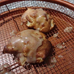 Used half the recipe due to only having one apple but was really good, my daughter ate a whole one by herself.  Might try orange juice in the glaze next time too.