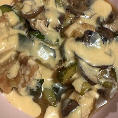 I loved this recipe SO much! It’s such a healthy and fun recipe! I’d definitely try to add steak and more veggies next time! 🤩

P.S. I put Yum Yum sauce on mine! 🥰