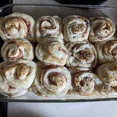 Used everything bagel seasoning and homemade pizza dough.  Yum!