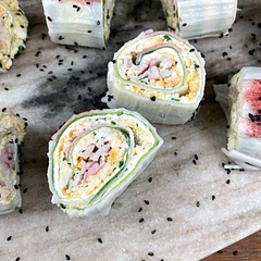 Please note: 
Very important to pat dry the cucumber strips very wel.
When rolling, try to make it as tight as possible.
Once chilled eat immediately.