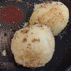 This was a great recipe, delicious! We didn't have corn flour or mozzarella, so we used rice flour and cheddar instead. We also added polenta to the bread crumbs. 10/10, would recommend!