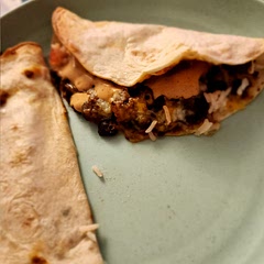Made a couple changes; used chili peppers in Adobo sauce and flour Tortillas. Used the extra sauce to make a crema to add on top
