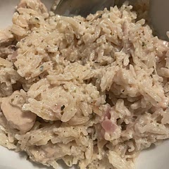 Doesn’t look pretty, but don’t let that fool you. So rich and cheesy. YUM YUM!