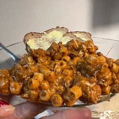 I didn’t add the red pepper flakes because I didn’t want it to be spicy. The kids weren’t super fond of it but I’d say it’s similar to ziti! My husband and I really liked it!