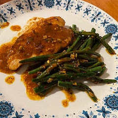 Delish, used tobasco for the sauce and fajita spice mix with vegan chicken breast. Will make again