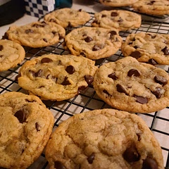 Decent cookies, but not amazing. Used half country crock sticks, half earth balance. Flax eggs. Made 41 cookies.