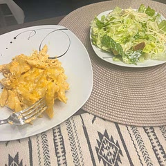 This was so easy to make!!! I made it for my family and they devoured it lol! Too cheesy for me tho but still delish!!😋 8.5/10 recipe