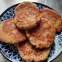 Really really easy and fast recipe. Skipped the hot sauce for toddler. It was a total hit.