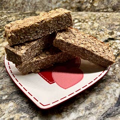 These breakfast banana bars were very easy to make! Next time I will add other fruit and maybe some honey or maple syrup to increase the flavor.