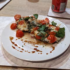 This is a lovely dish, which I made for a light evening dinner. I substituted the ballistic vinegar for redwine on because my partner made a fuss that ballistic that I had was from 2002-2003 lol. Next time I'll make this will be for lunch.