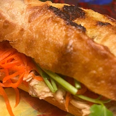 This was great for a quick meal, easy to make! For the bread I drizzled it in olive oil and heated it up for 350 for 14 minutes - it turned out really crispy! Overall great recipe if you are looking for something different to try out.