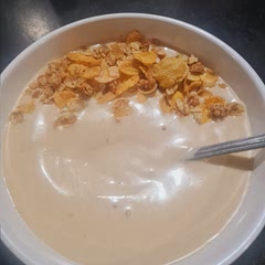 My blender had a bit of some time trying to blend this but it's an easy recipe and works 👍.
I replaced the flax with protein powder vanilla just for a boost but overall amazing!