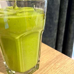 Yummy! Turned out ticker than I expected but i didn't want to add more almond milk and it was already very tasty. Skipped flaxseed.