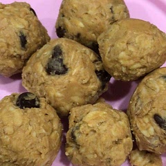 So yummy!!!! We used 2tbsp of local honey instead of syrup. Keep chilled in the fridge for fast snack. Also freeze some and put in kids lunch boxes, they love them!