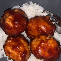 One of my favorites dinners! Love that you can customize the spice level with bbq & sriracha