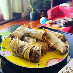 We made these last week and holy heck delicious! Pictured are the spring rolls we made from the left over steak and capsicum mix, absolutely delicious!