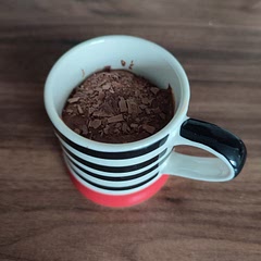Added some vanilla extract, a splash of disaronno and a bit of instant coffee powder. Used 1tsp of honey instead of maple syrup and 74% chocolate 