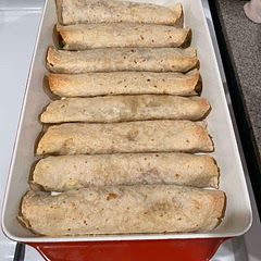 Made them non-vegan — I wouldn’t say they’re taquitos as much as samosa tortilla wraps, but the effect still works for me 😋