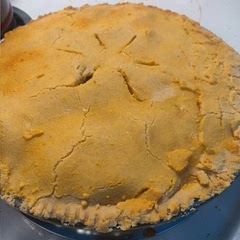 I decided to make a keto pie crust and I think it's zig when it should have zagged but it looks delicious I can't wait to taste it