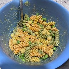 I used sweet peas instead of broccoli. My toddler ate the pasta and peas, but left the chickpeas 😂 I, however, enjoyed this very much with some cracked pepper!