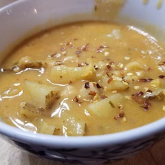Turned out yummy and healthy! Pairs well with garlic bread by dipping it in the soup 😋